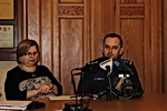 Elwira Rewcio kierownik OZ PZG i z-ca Komendanta Komendy Wojewódzkiej Policji w Szczecinie insp. Piotr Ostrowski mówią o tym, dlaczego została podjęta decyzja o przeszkoleniu policjantów w zakresie komunikowania się z Głuchymi